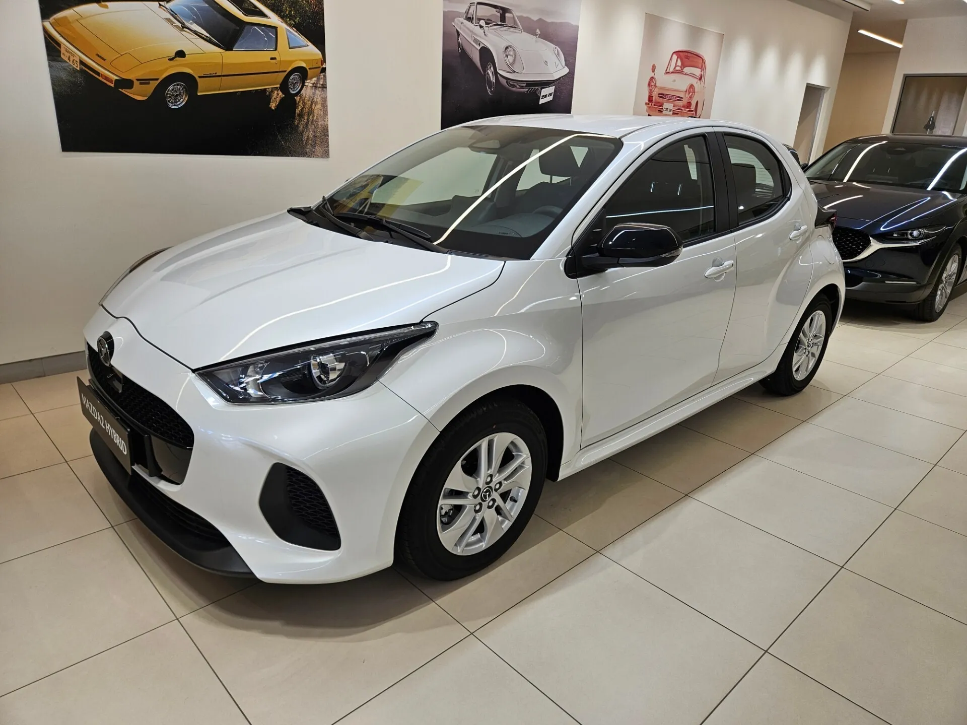 Foto Mazda 2 1.5 VVT e-CVT Full Hybrid Centre Line